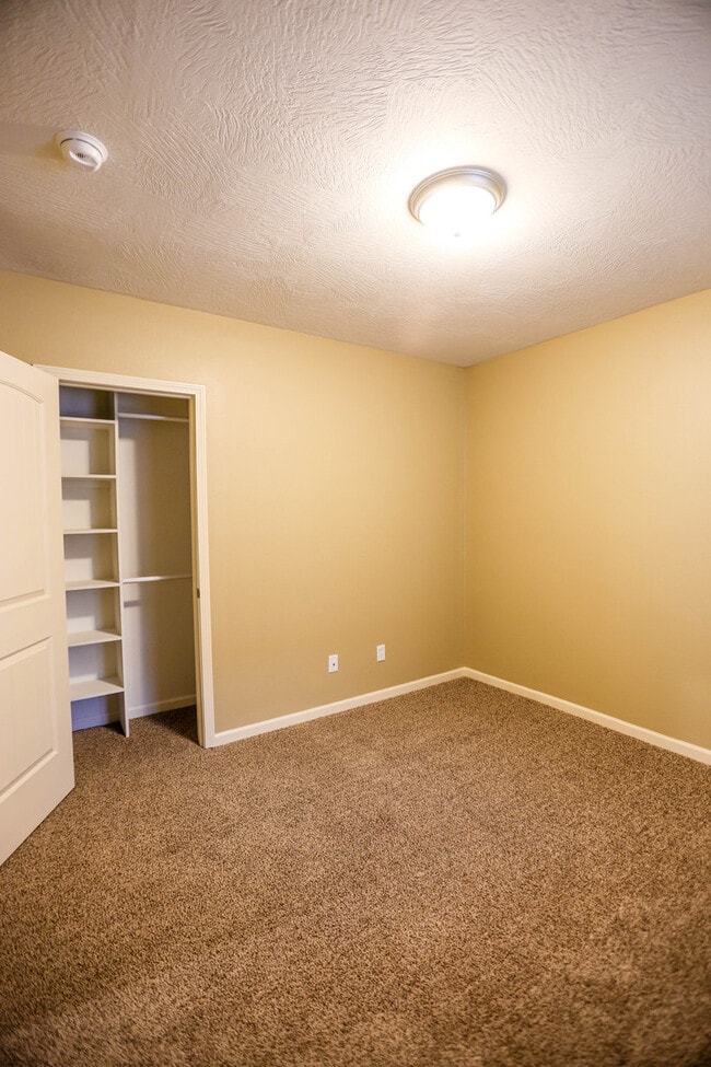 Building Photo - *--Walking Distance to MSU 4 bed 2.5 bath home and office with huge yard in the Phelps Grove Neig...