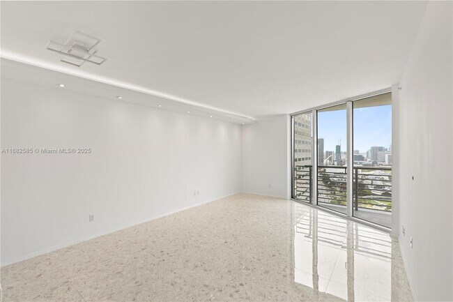 Building Photo - 325 S Biscayne Blvd