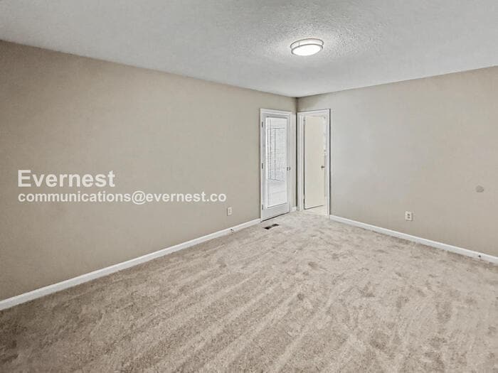Building Photo - 617 Carson Crest Cir