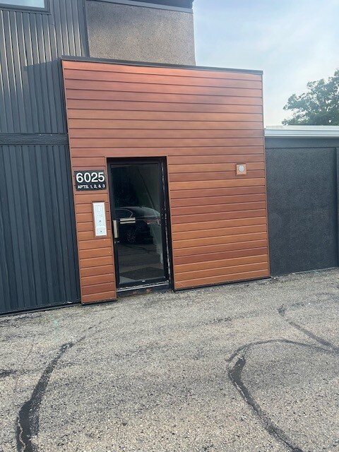 Entrance - 6025 Monona Dr