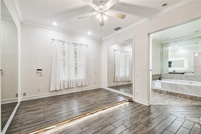 Building Photo - 16453 Pawnee Dr