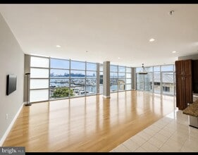 Building Photo - 2772 Lighthouse Point E