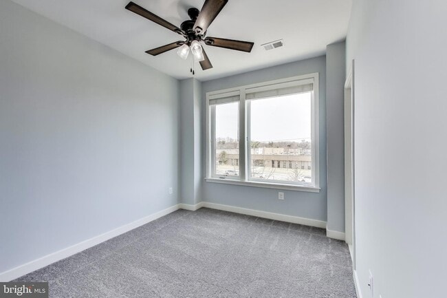 Building Photo - 16580 Crabbs Branch Way