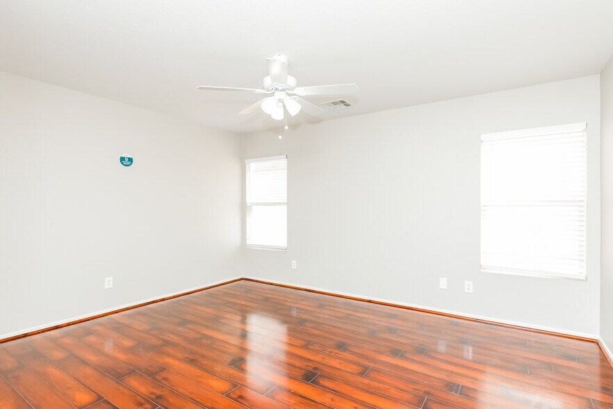 Building Photo - 799 Plantain Lily Ave