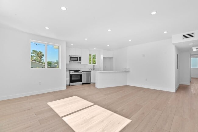Building Photo - 10941 Christine Way