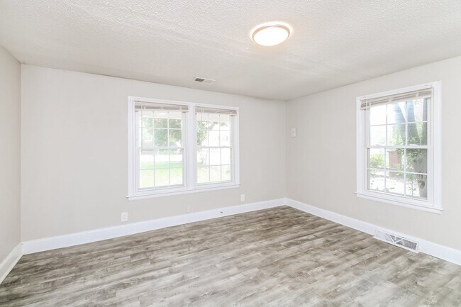 Building Photo - 1541 Beckham St