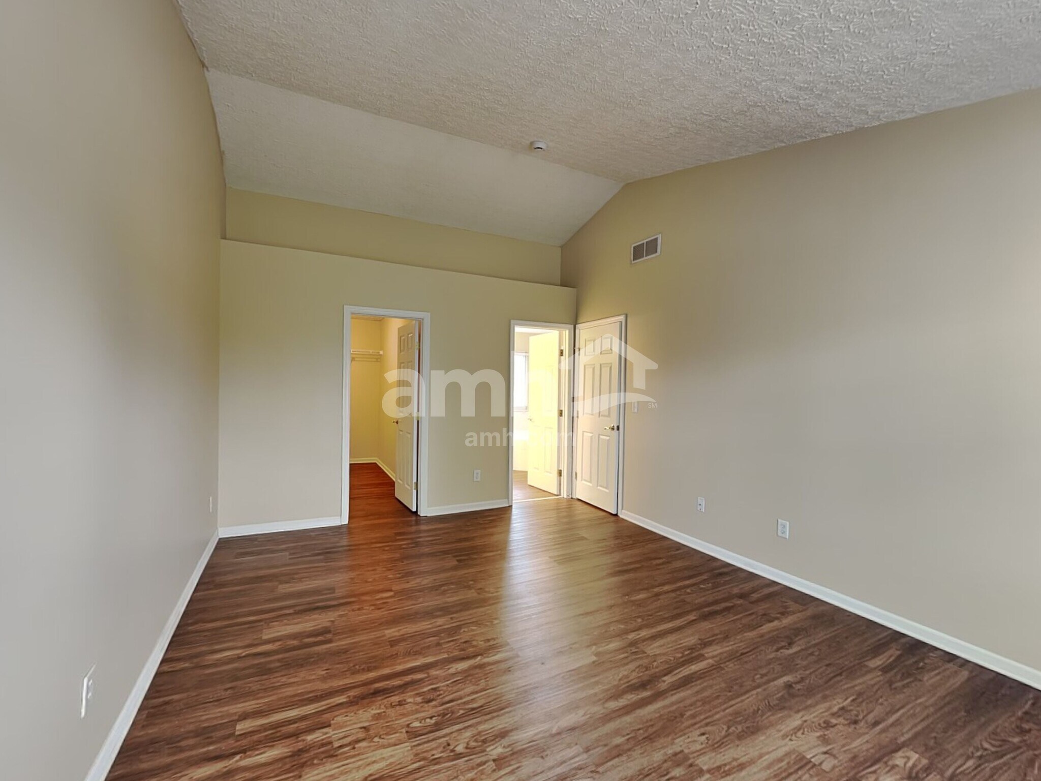 Building Photo - 1124 Waterview Ct