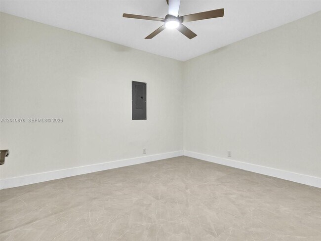 Building Photo - 3863 SW 53rd Pl