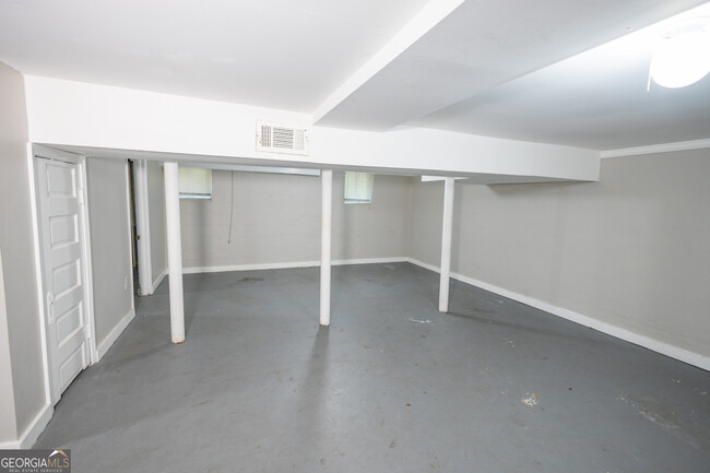 Building Photo - 2689 Collier Dr NW