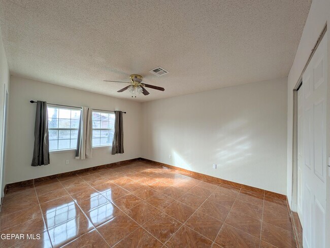 Building Photo - 5857 W Valley Cir