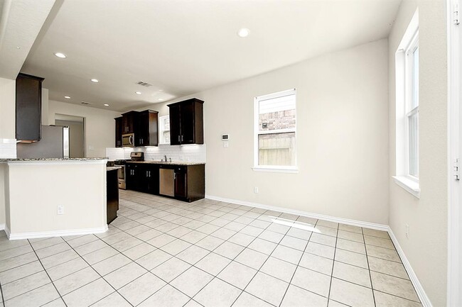 Building Photo - 13313 Sea Breeze Dr