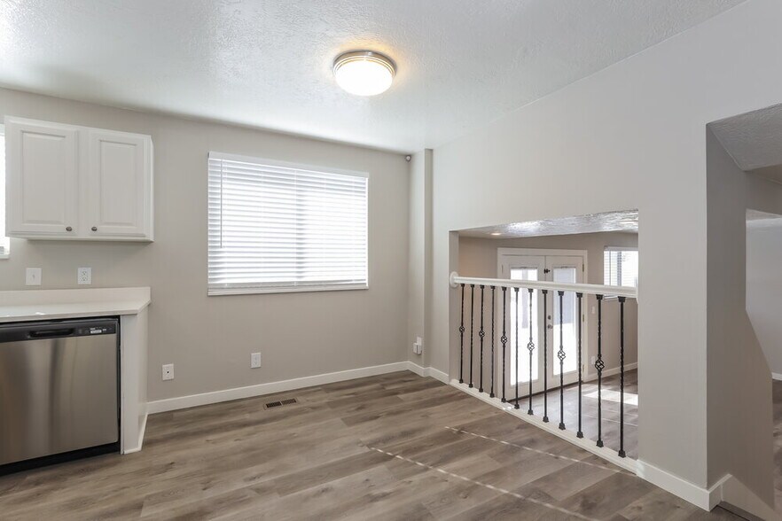 Building Photo - 5107 Fuchsia Cir