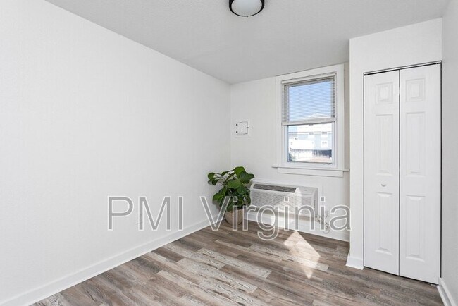 Building Photo - 1619 E Ocean View Ave