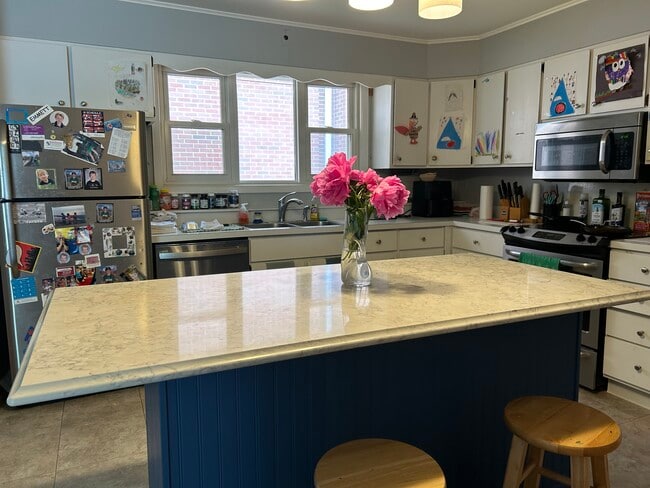 Kitchen - 1620 S Washington Ave