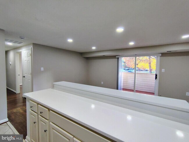 Building Photo - 12407 Hickory Tree Way