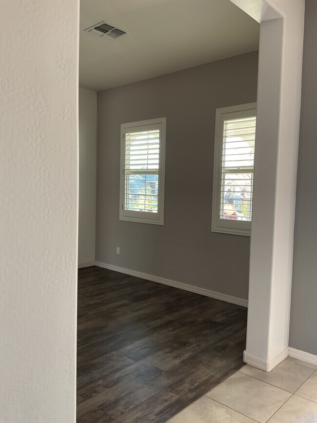 Building Photo - 20466 W Legend Trail