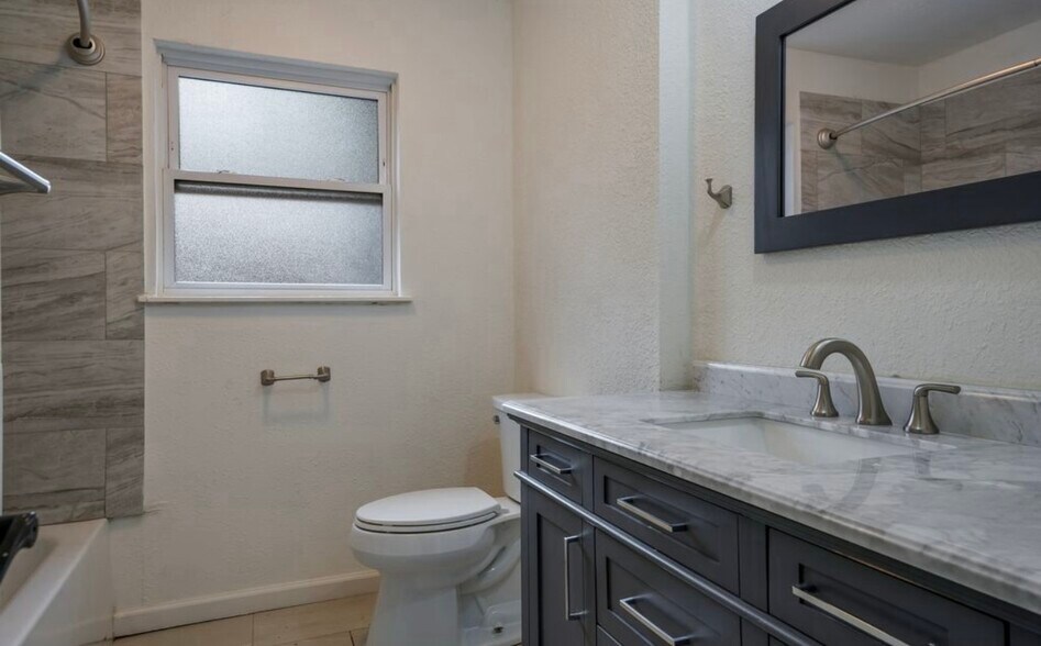 Building Photo - 5723 Bogart Dr