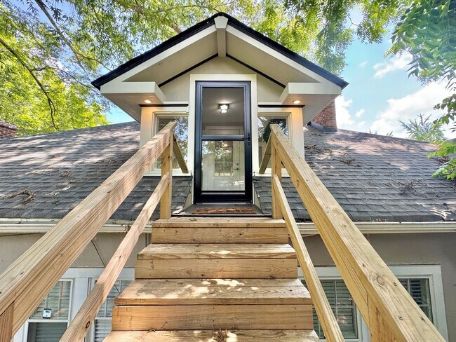 Primary Photo - 638 W Front St