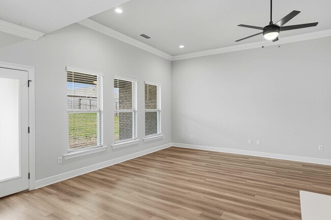 Building Photo - 4630 Jayhawk Dr