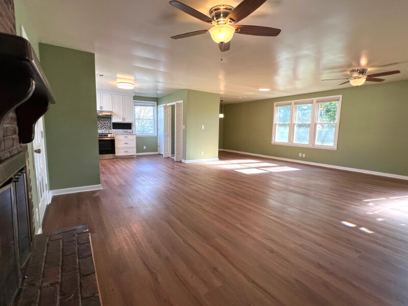 Building Photo - 3004 Sheddan Dr