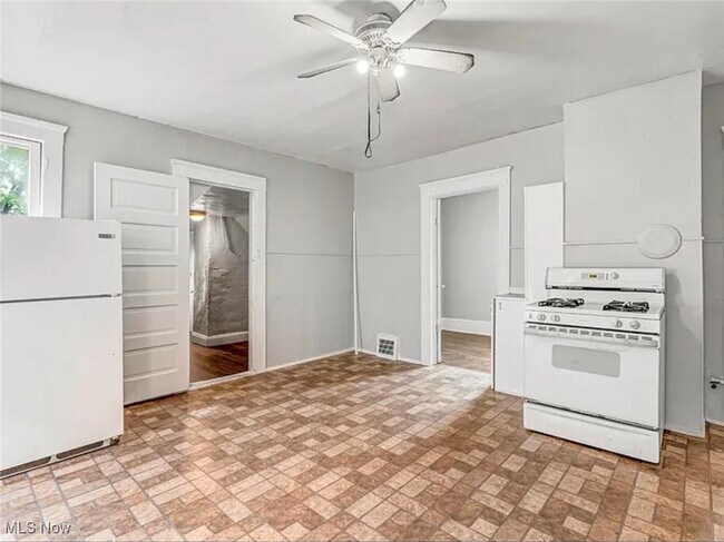 Building Photo - 3635 E 49th St