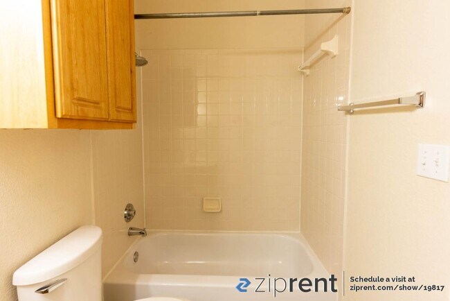 Building Photo - 12245 Abbey Glen Ln