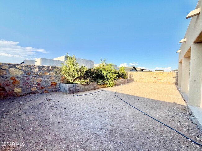 Building Photo - 13873 Sky Harbor Ave
