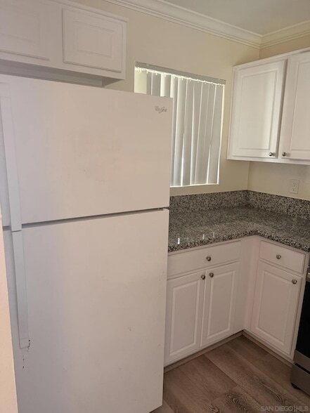 Building Photo - 7405 Charmant Dr