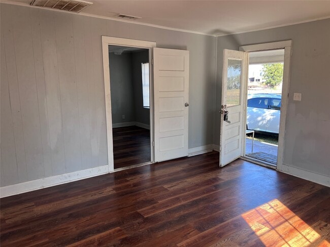 Building Photo - 507 Harrison Ln