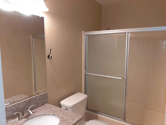 Building Photo - 9302 Twin Trails Dr