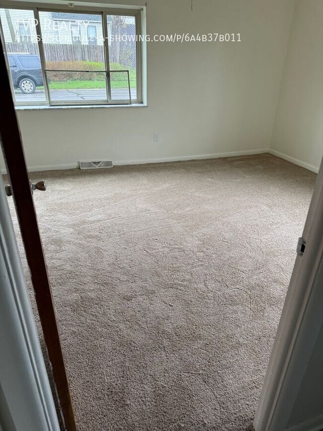 Building Photo - 3 E Erie Ave