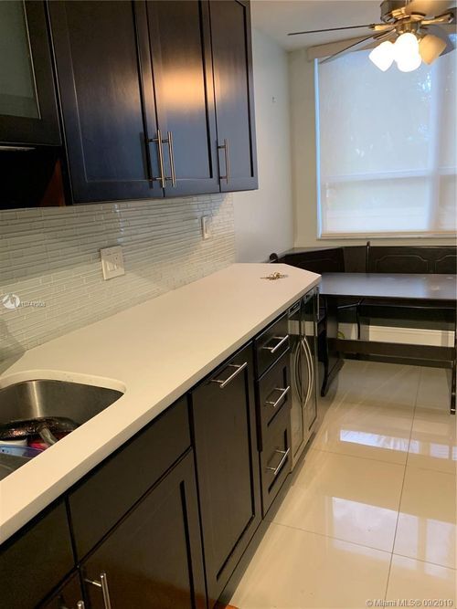 Building Photo - 900 NE 195th St