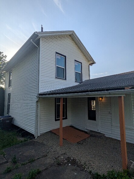 Building Photo - 116 4th Ave