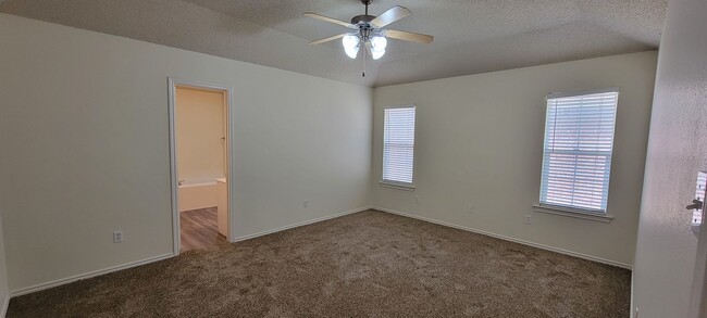 Building Photo - Spacious 4/2/2 in Frenship