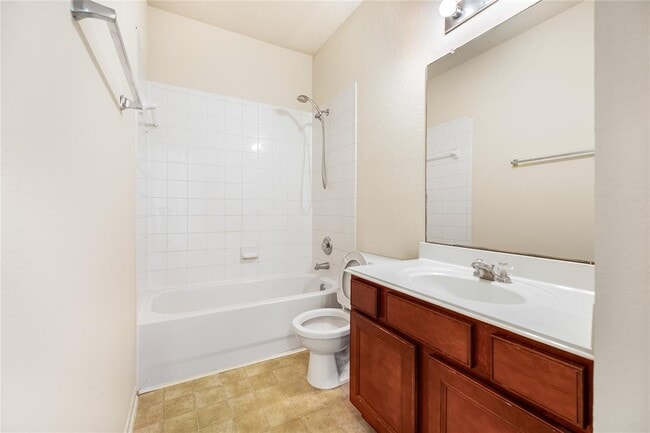 Building Photo - 1623 Royal Chase Dr