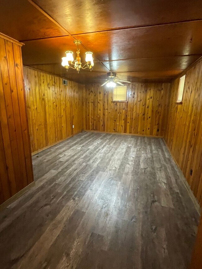 Building Photo - 3 Bedroom, 2 Bath Home for Rent