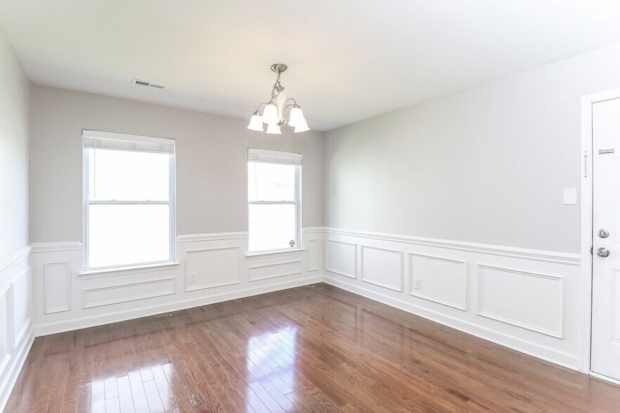 Building Photo - 11703 Sweetbriar Ridge Dr