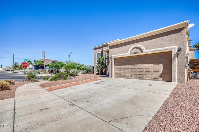 Building Photo - 6821 Pearl Ridge Dr