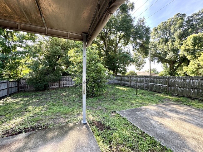 Building Photo - 2525 Gowen St