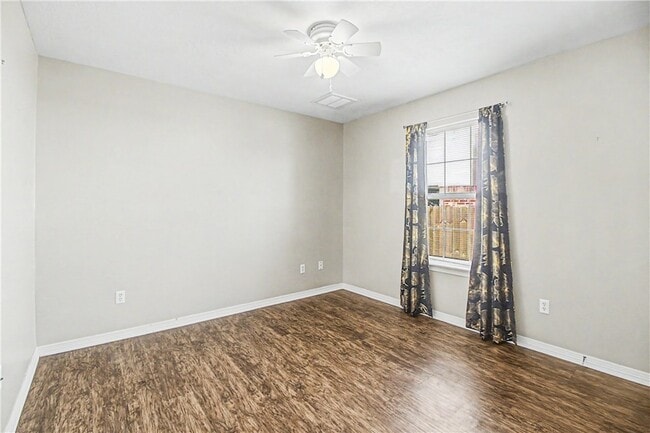 Building Photo - 3118 Pleasant Grove Dr