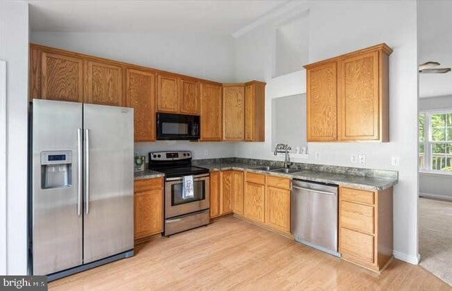 Building Photo - 206 Cedar Ridge Dr