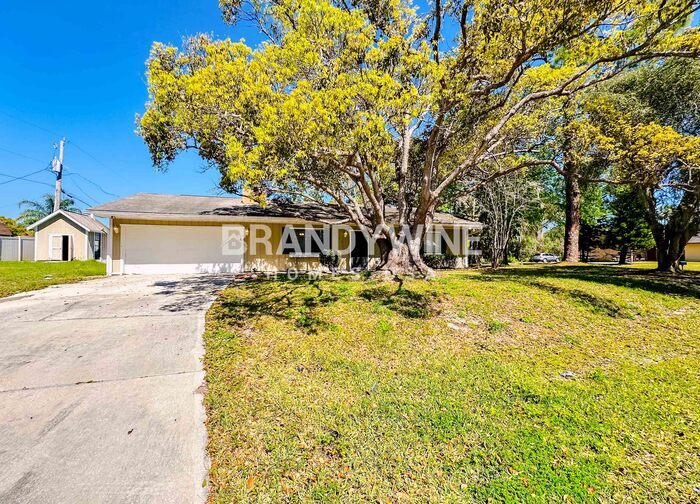 Building Photo - 3436 Woodland Dr