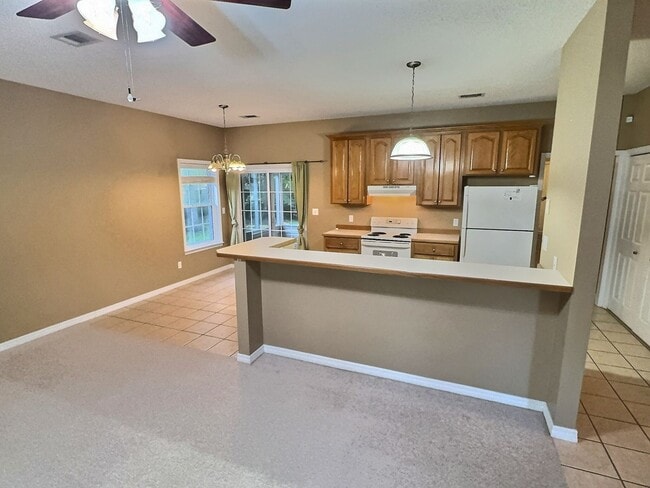 Building Photo - Ocean Springs home with convenient location!