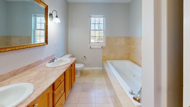 Building Photo - 128 N Taylor Ave