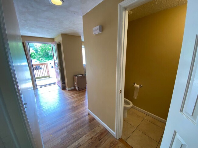 Building Photo - 209 Robert Dr