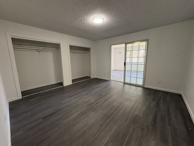 Building Photo - 6313 Hermosa St