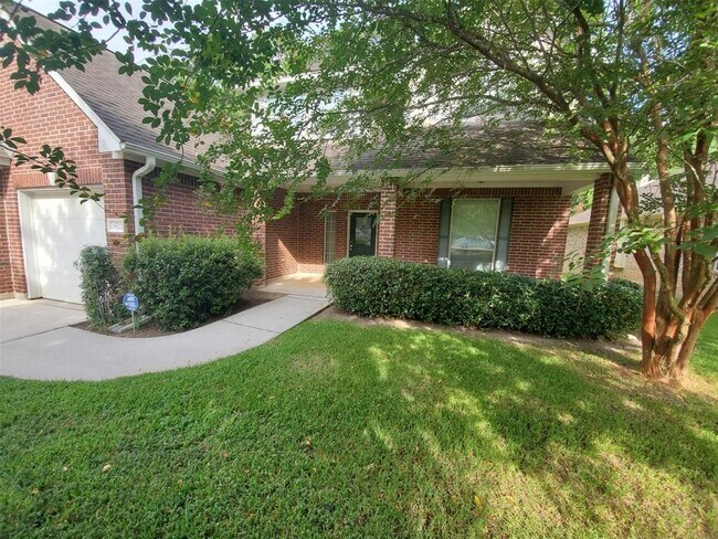 Building Photo - 3522 White Oak Point Dr