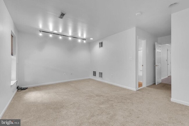 Building Photo - 5937 Kirkcaldy Ln