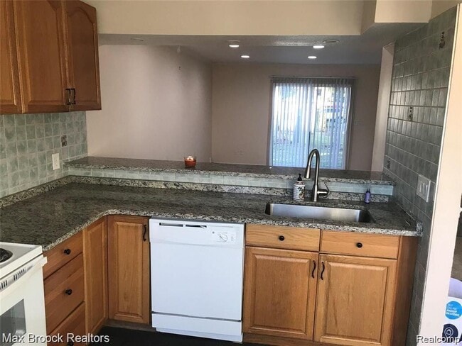 Building Photo - 1653 Wimbledon Dr