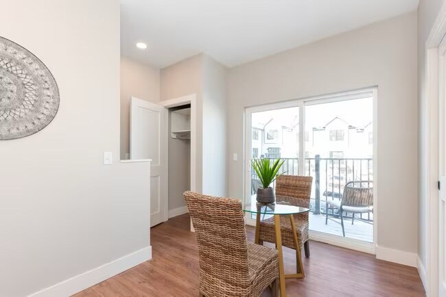 Building Photo - 4492 Butterfield Pl